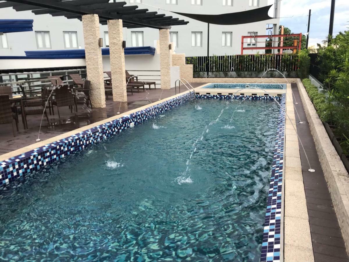 Blue Lotus Hotel Davao Экстерьер фото