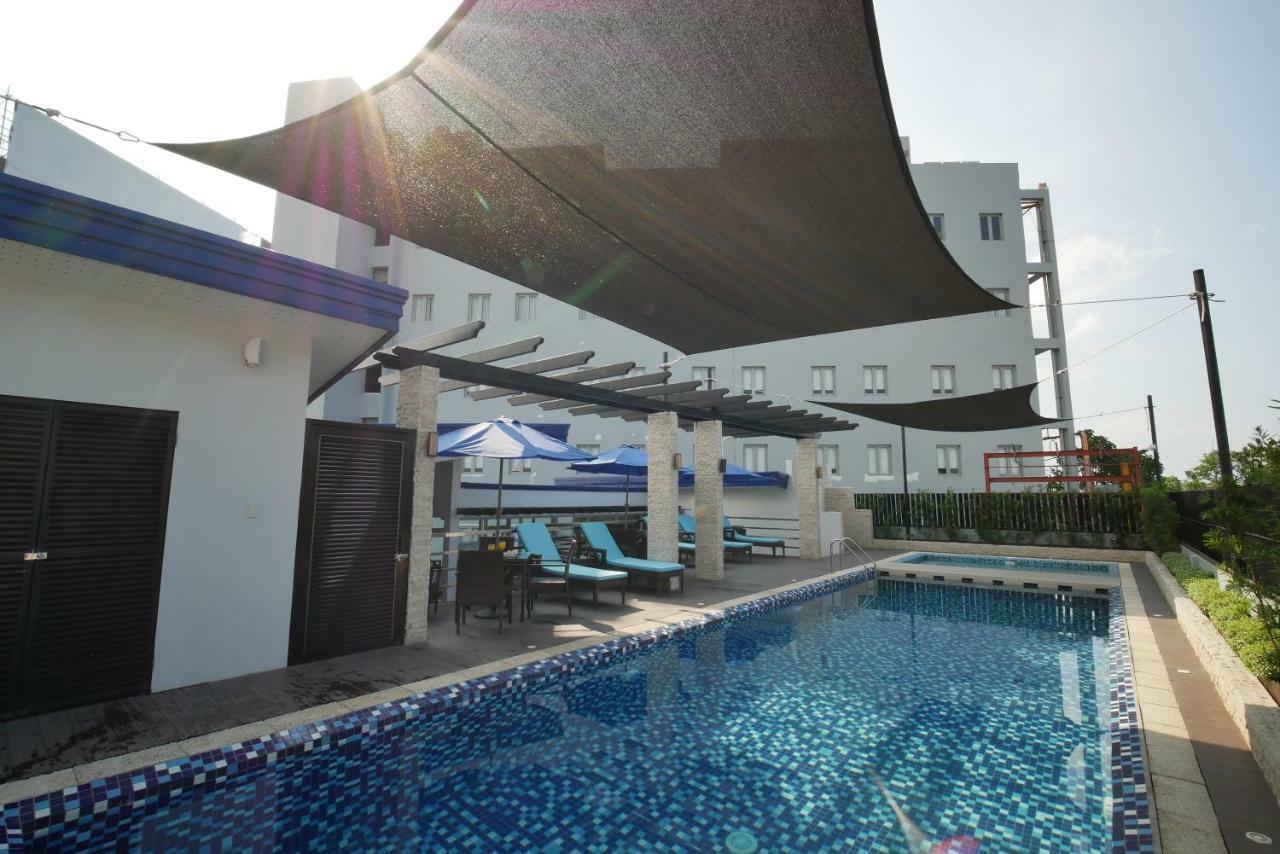 Blue Lotus Hotel Davao Экстерьер фото