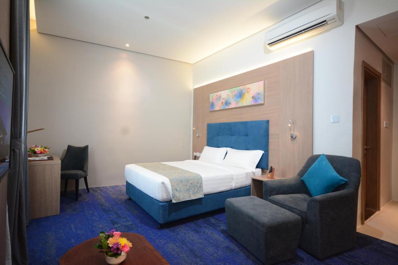 Blue Lotus Hotel Davao Экстерьер фото
