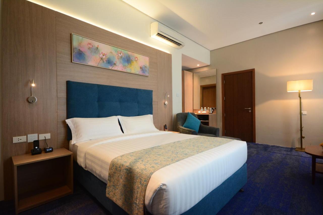 Blue Lotus Hotel Davao Экстерьер фото