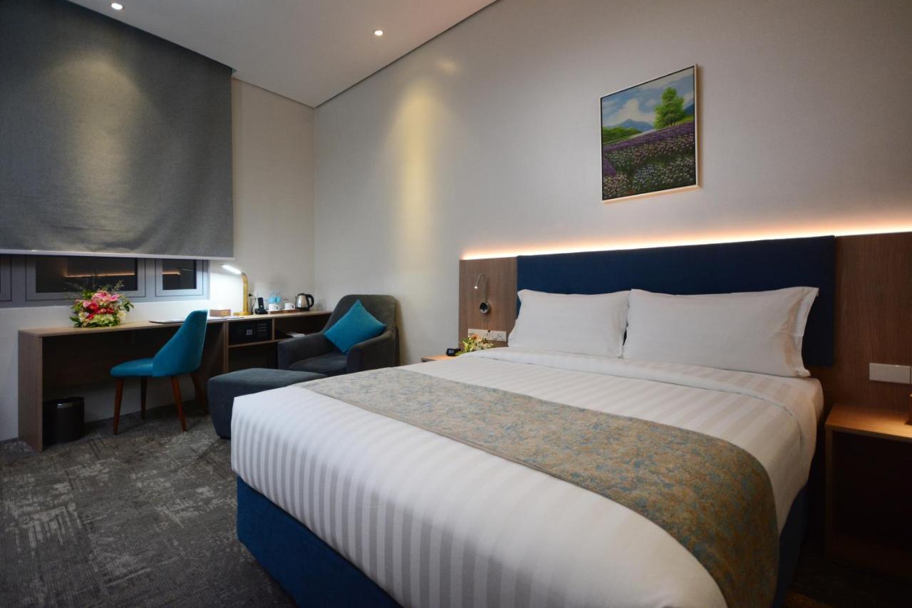 Blue Lotus Hotel Davao Экстерьер фото