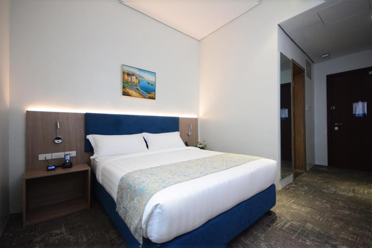 Blue Lotus Hotel Davao Экстерьер фото