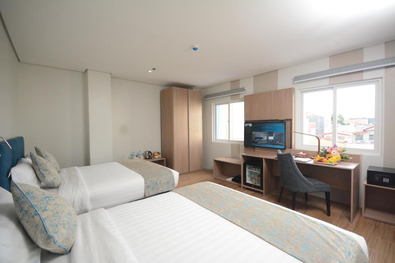 Blue Lotus Hotel Davao Экстерьер фото